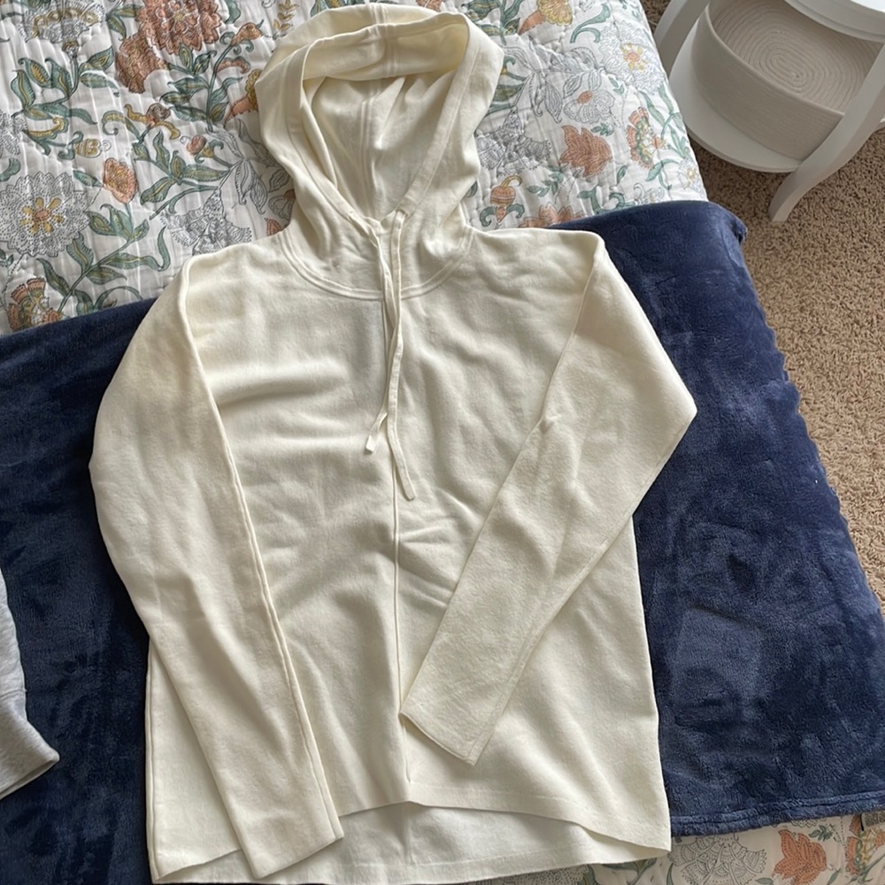 Banana Republic NWT Lenzing Ecovero Serene Sweater cream